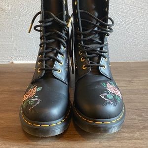 Dr. Martens size 8 women’s, only worn once. Original laces and insole